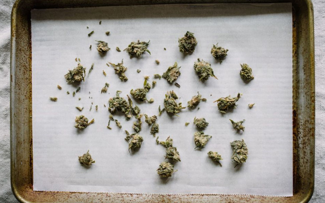 Dekarboksylacja marihuany w piekarniku