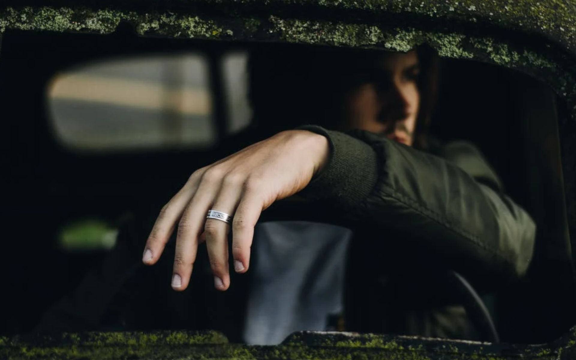 Czy pacjent stosujący medyczną marihuanę może prowadzić samochód? Jak długo THC utrzymuje się we krwi?